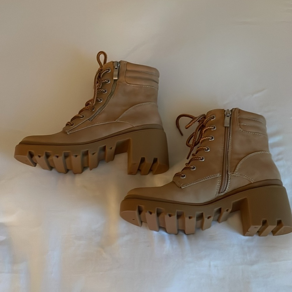 NEW tan heeled boots (zip up) Women’s Size 6